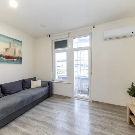 The Urban Nest By Belmont Realty * Ζαντάρ