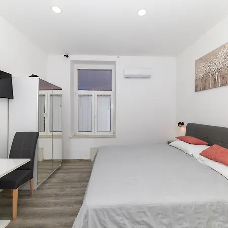 The Urban Nest By Belmont Realty * Ζαντάρ