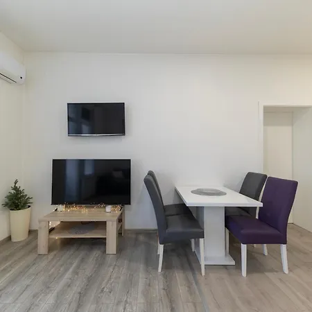 アパート The Urban Nest By Belmont Realty ザダル